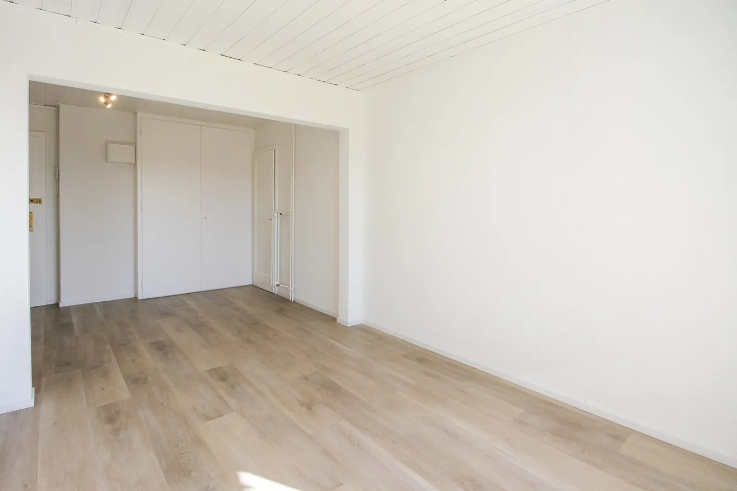 Appartamento di 2,5 stanze con balcone Ristrutturato nel 2026 - Foto 5 di 13