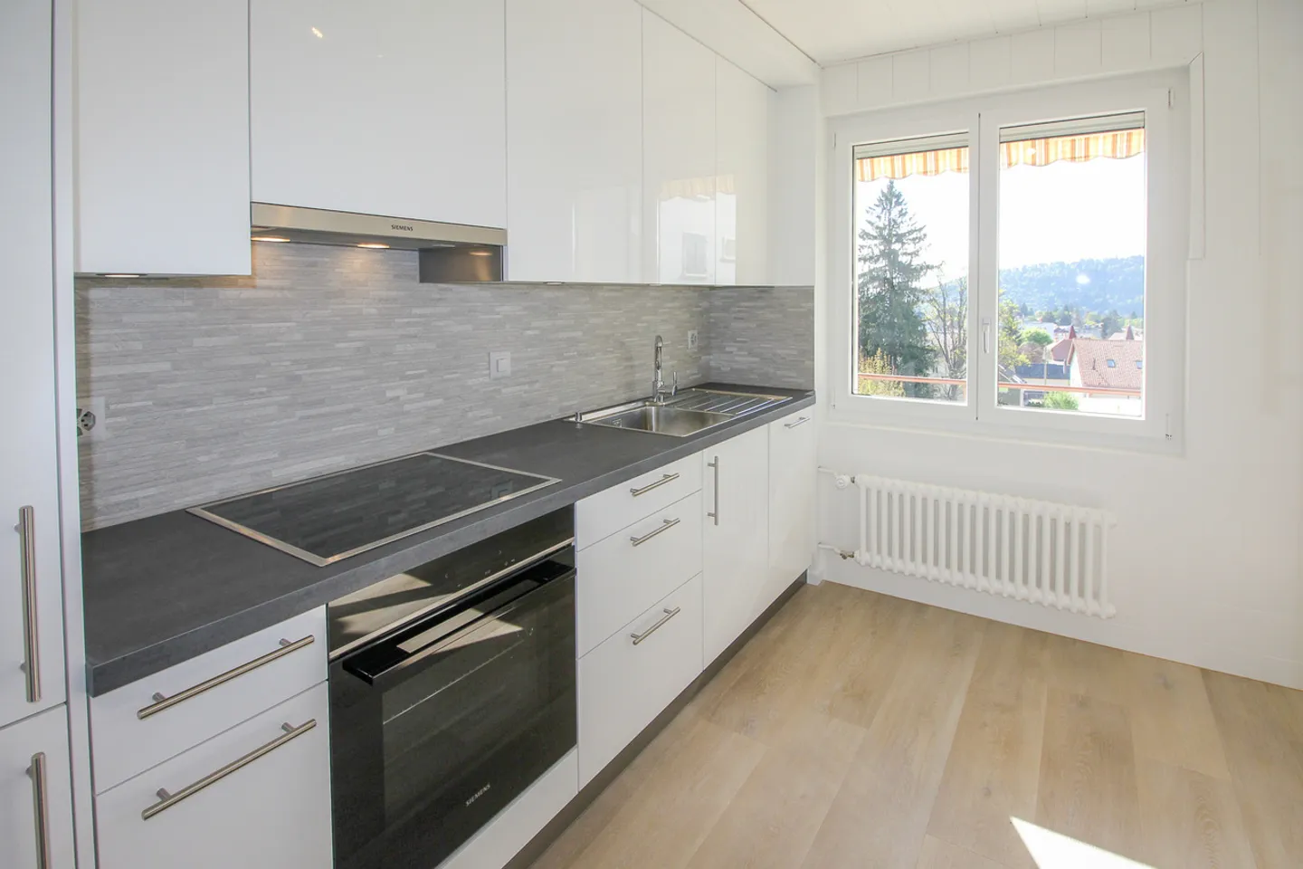 Appartamento di 2,5 stanze con balcone Ristrutturato nel 2026 - Foto 3 di 13