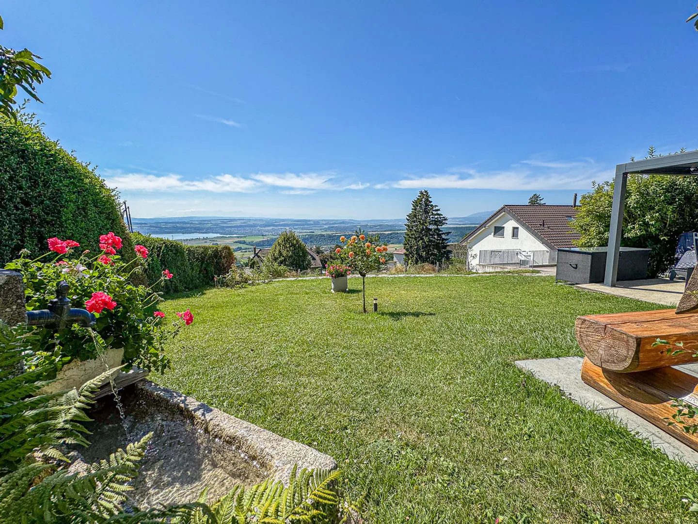 Maison locative de 3 appartements Magnifique vue - beau jardin - Foto 2 di 13