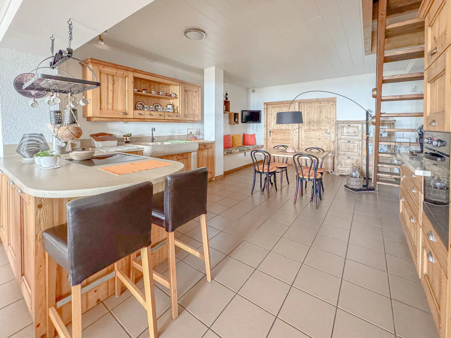 Maison locative de 3 appartements Magnifique vue - beau jardin - Foto 7 di 13