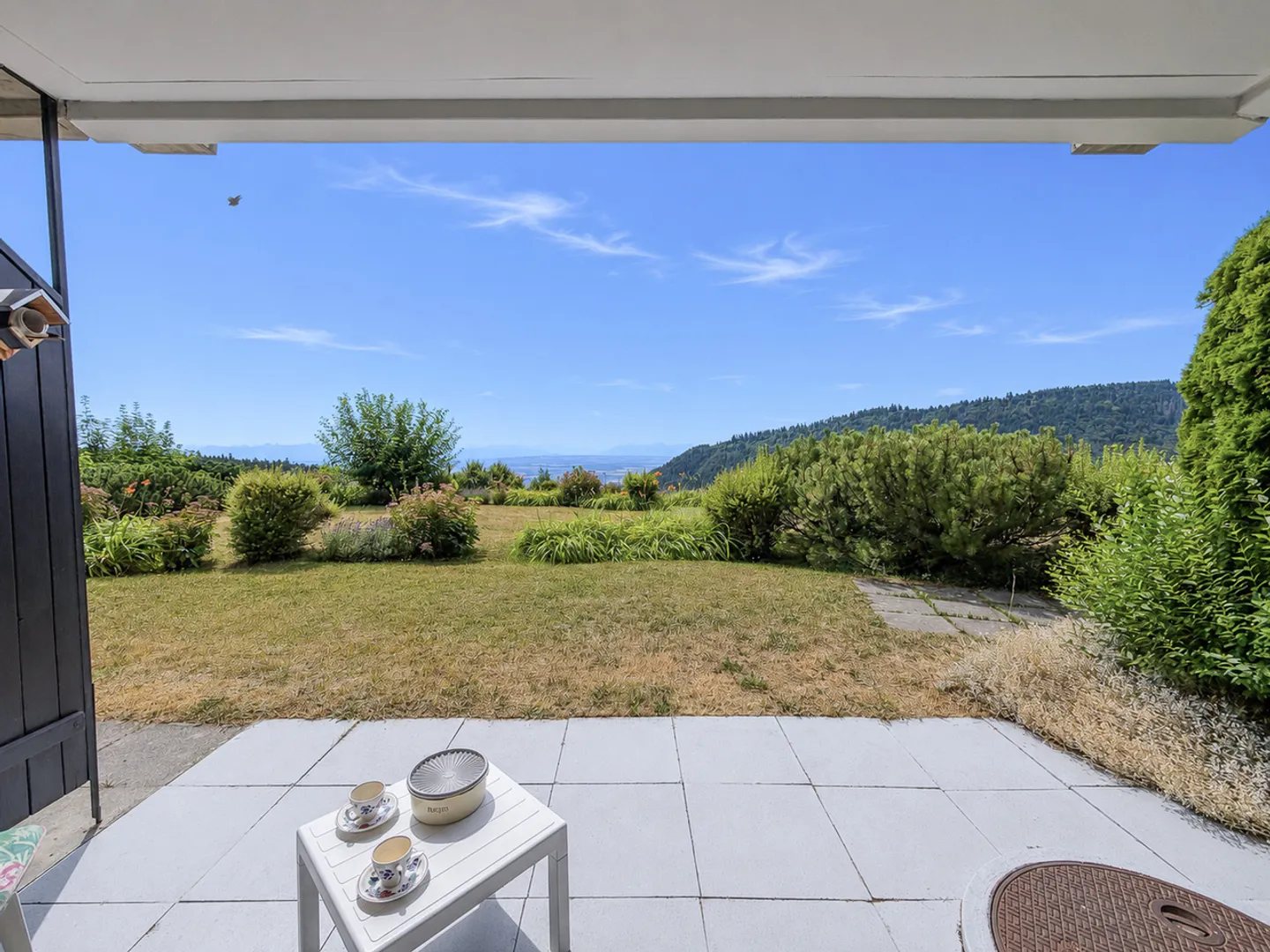 Ground floor studio with terrace Magnificent view - Photo 4 of 13