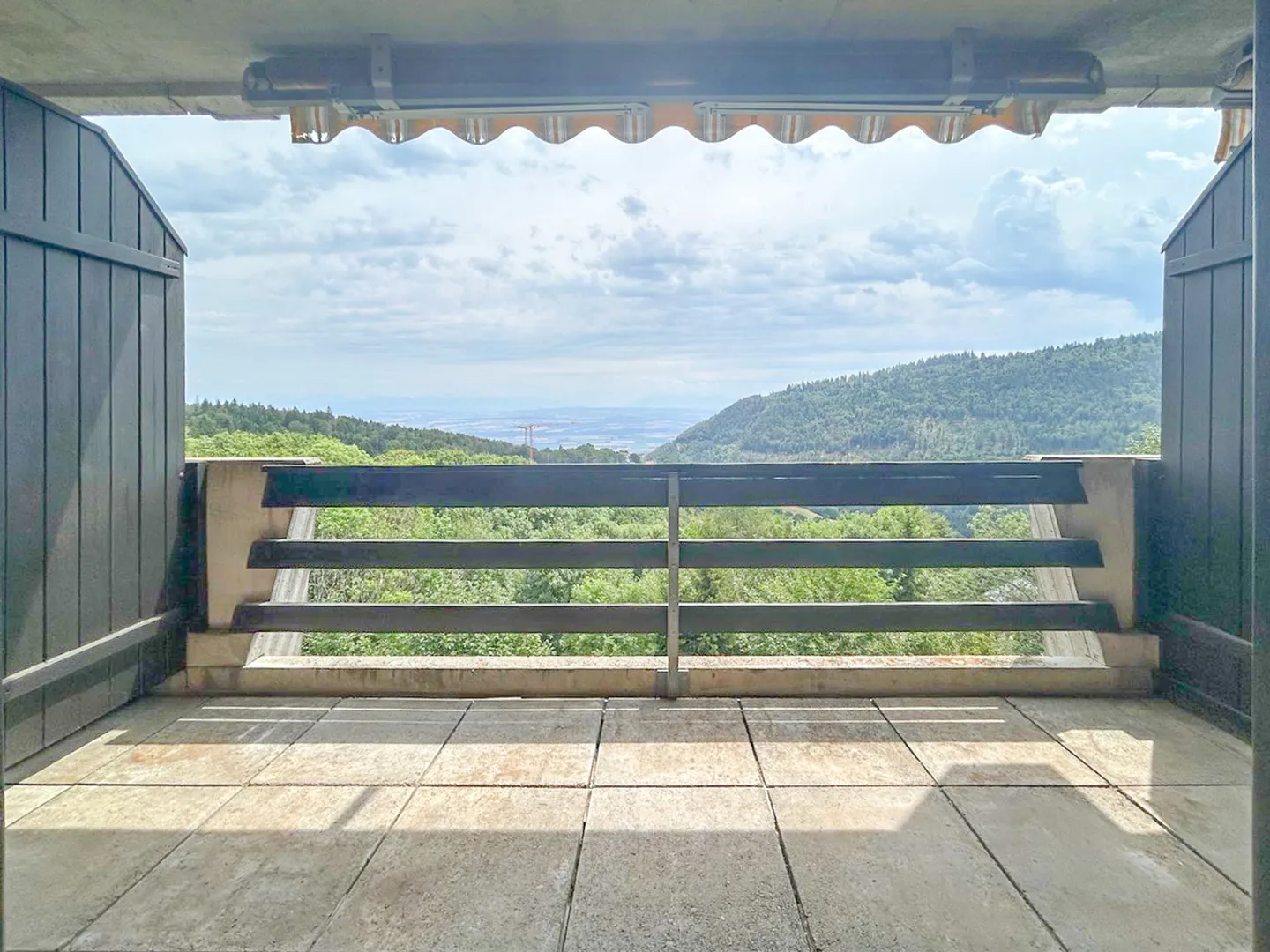 2,5-Zimmer-Wohnung mit Balkon im 1. Stock Wunderschöne Aussicht - Foto 7 von 11