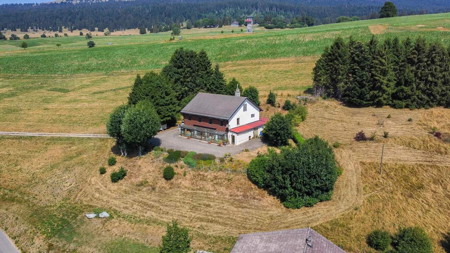 Maison individuelle de 6.5 pces avec magnifique vue panoramique - Foto 1 von 13