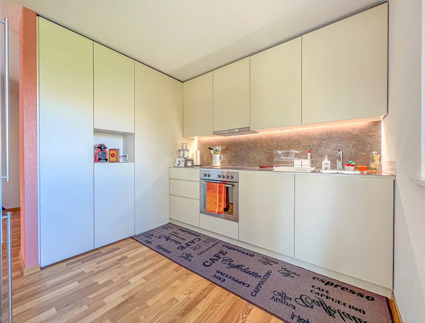 Incantevole appartamento di 4,5 stanze con balcone - Foto 4 di 13