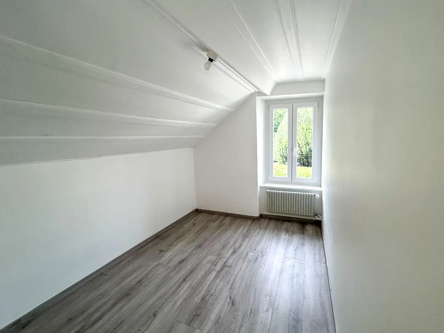 5-Zimmer-Wohnung mit Gemeinschaftsgarten Garage extra - Foto 5 von 13