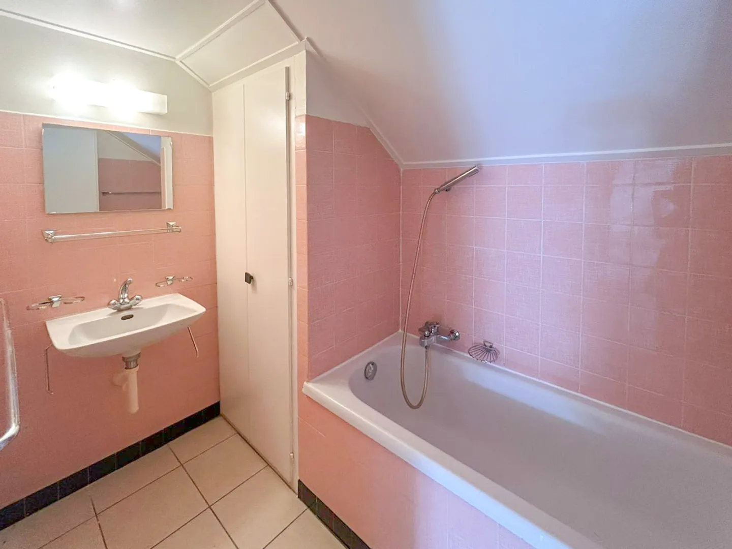 5-Zimmer-Wohnung mit Gemeinschaftsgarten Garage extra - Foto 10 von 13