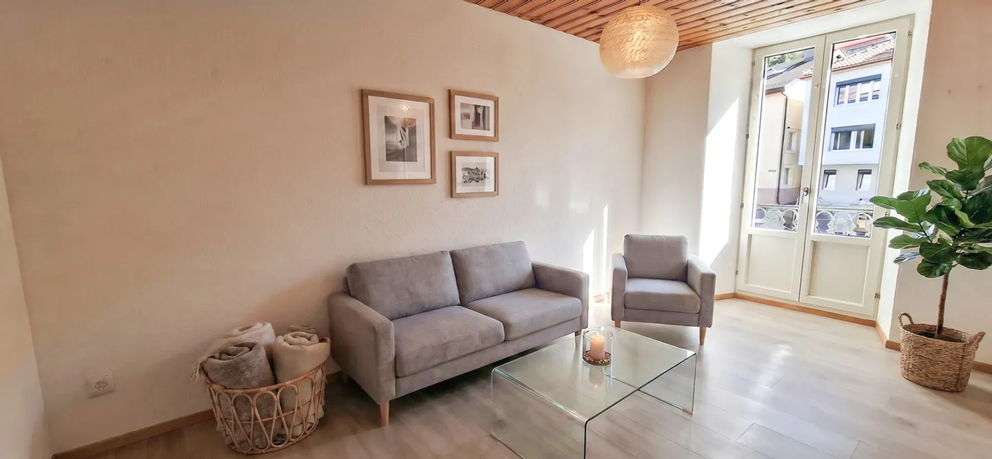 Appartamento di 3,5 stanze con balcone e ascensore - Foto 2 di 11