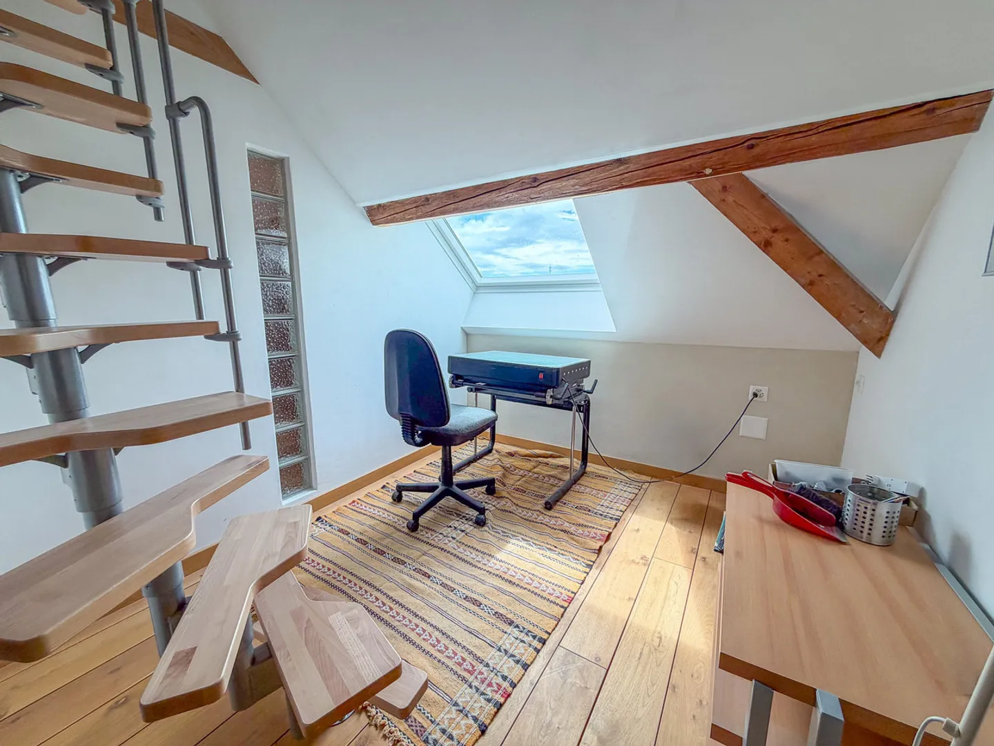 Einfamilienhaus mit Mietgebäude und verschiedenen Nebengebäuden - Foto 6 von 13