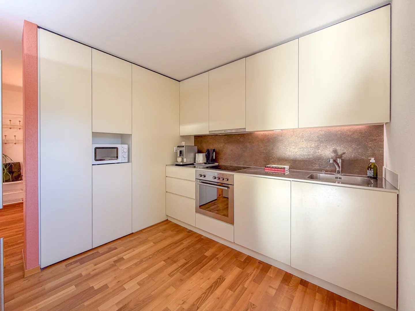 Incantevole appartamento di 4,5 stanze con balcone - Foto 4 di 13