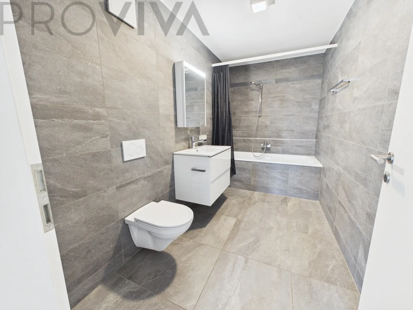 Appartamento Loft Moderno con Galleria a Gampelen - Foto 8 di 8
