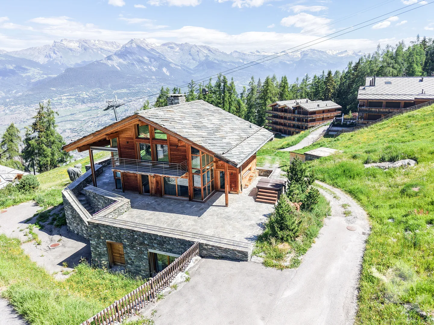 Chalet de luxe sur les pistes - Photo 1 sur 13