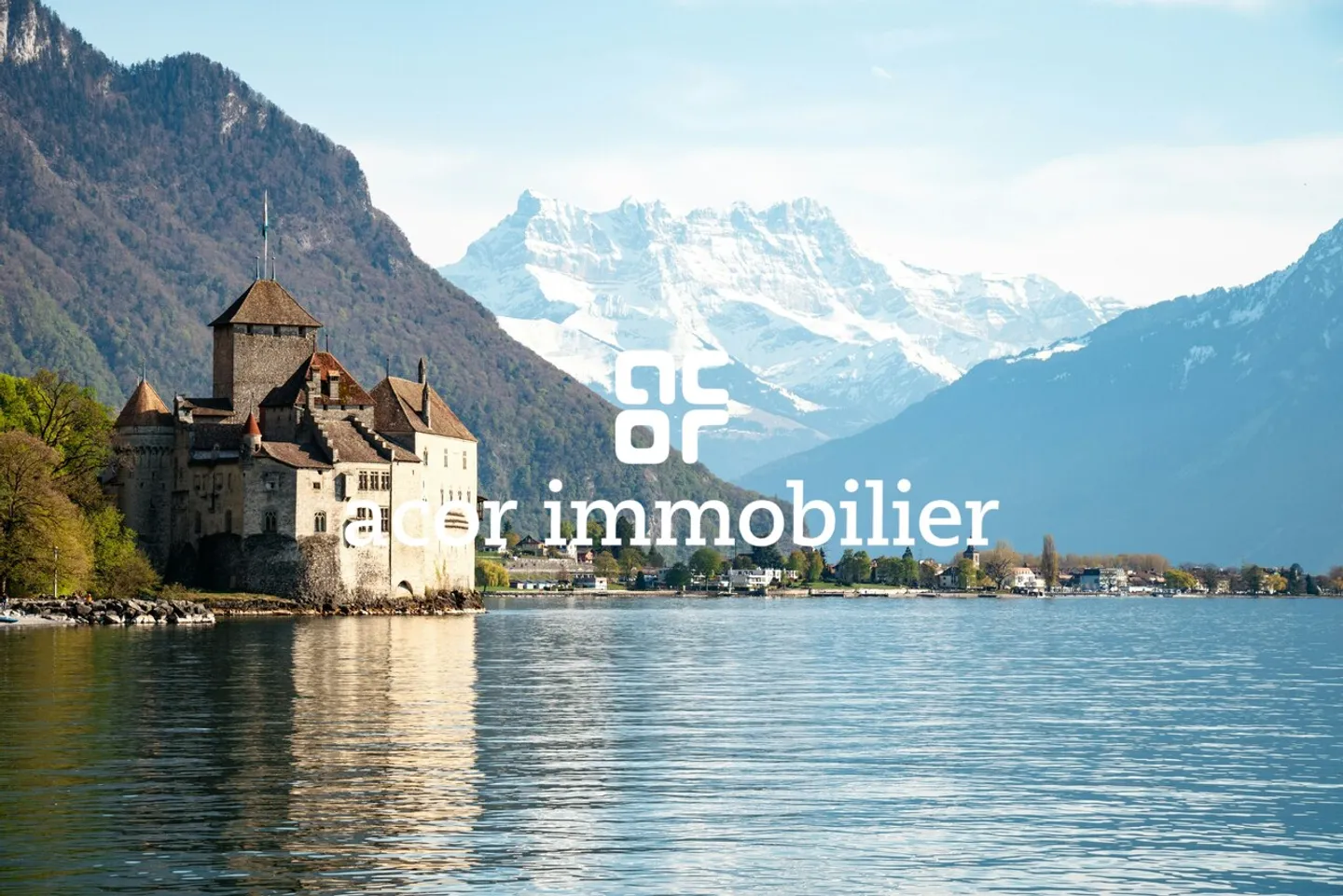 Wunderschöne 11-Zimmer-Villa mit atemberaubendem Panoramablick auf den See - Foto 2 von 2