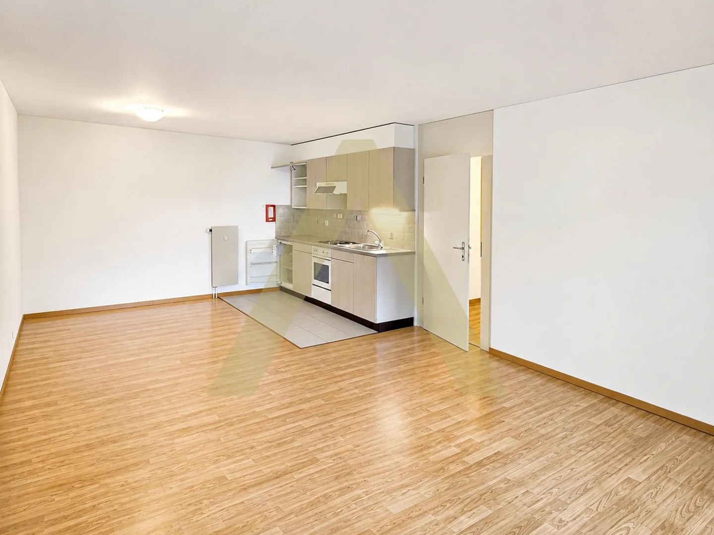 Grand 2,5 pièces avec balcon dans un cadre verdoyant - Foto 4 di 13