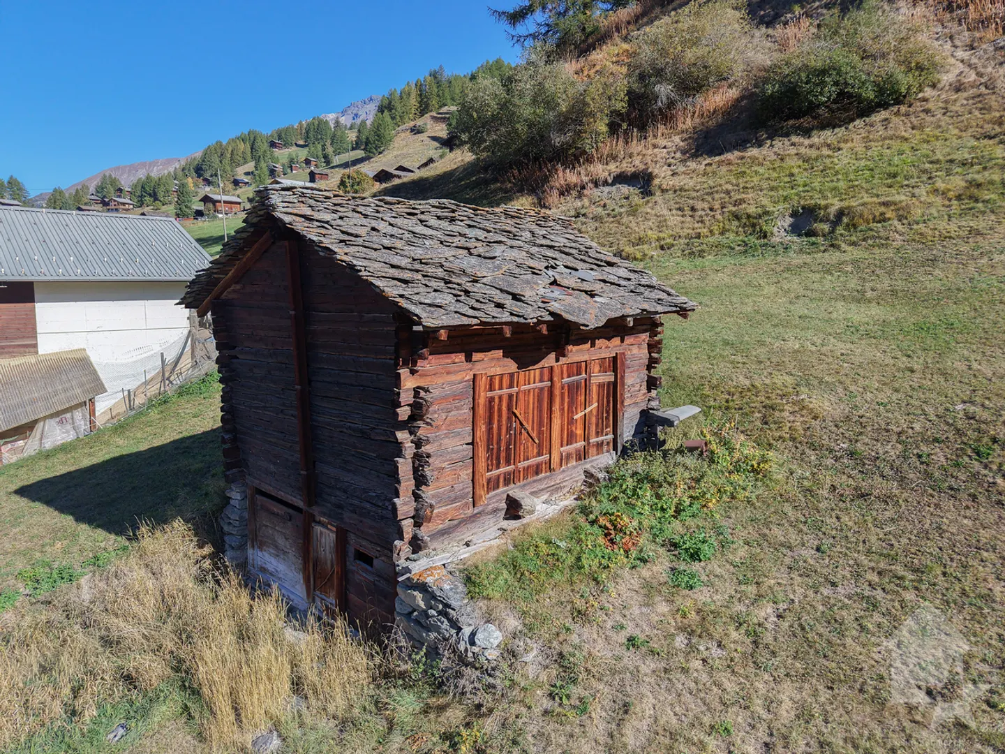 Raccard to renovate in the hamlet of La Forclaz - Photo 3 of 8