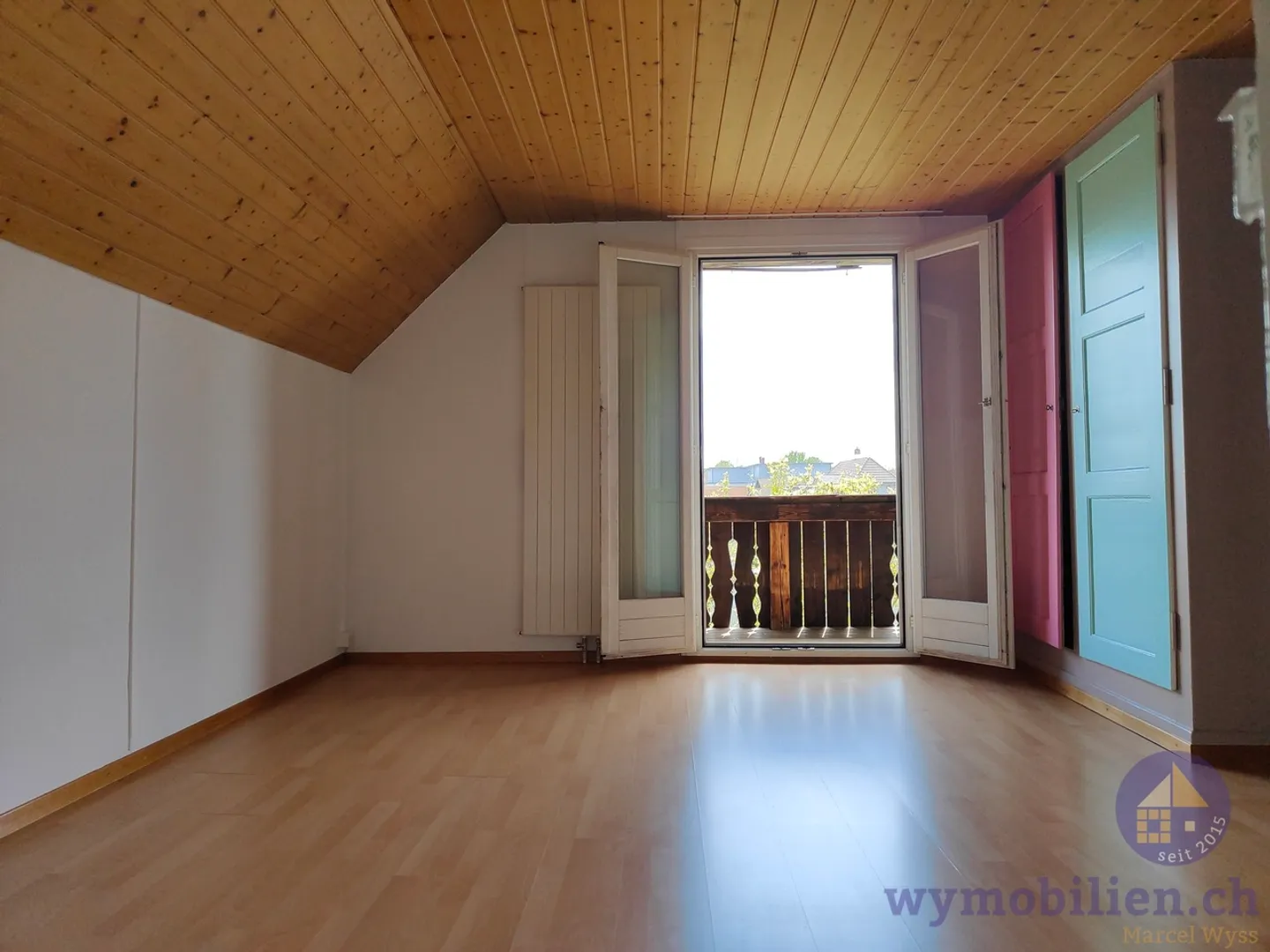 Geräumige Dachwohnung, zentrale Lage - Foto 6 von 13