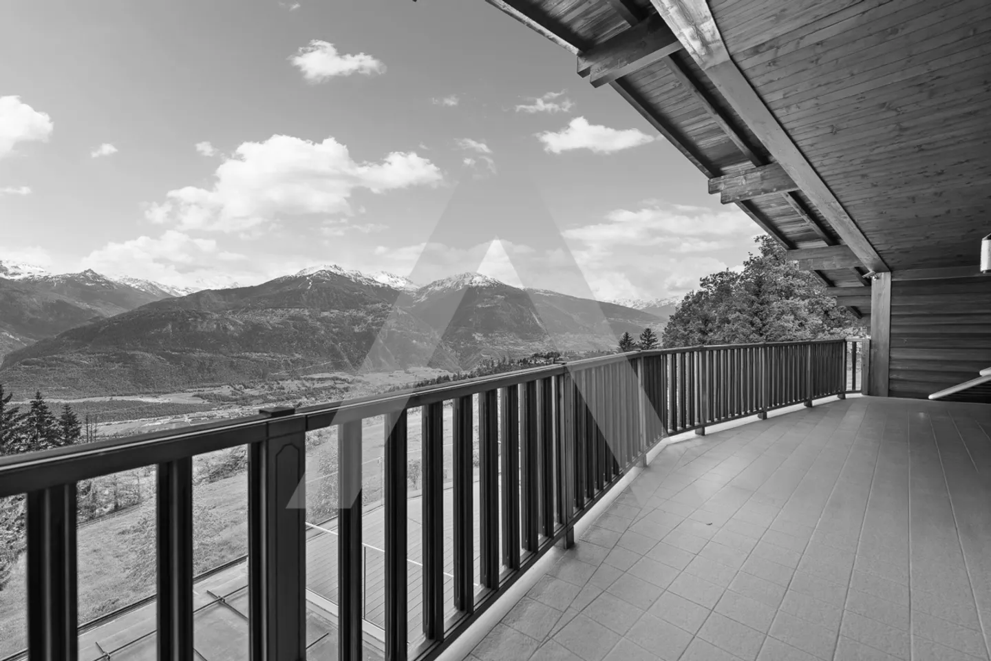 Chalet exclusif avec Spa - Photo 4 sur 8