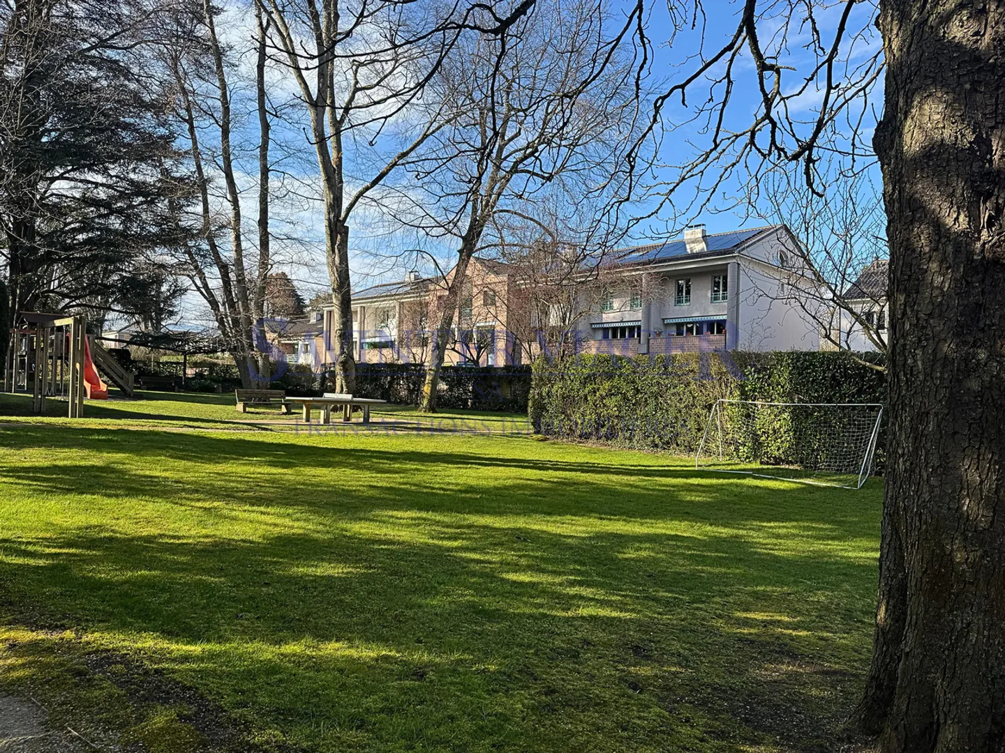 Tiplex in una residenza sicura a Bellevue. Vitalizio occupato. - Foto 3 di 13