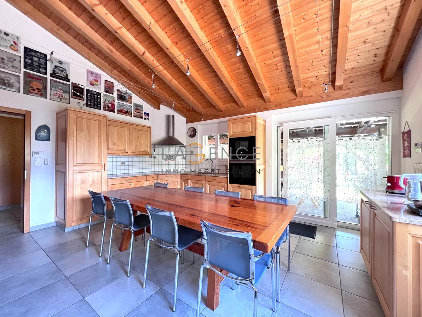 LARGE INDIVIDUAL VILLA OF 6.5 ROOMS - FULLY - Photo 2 of 13