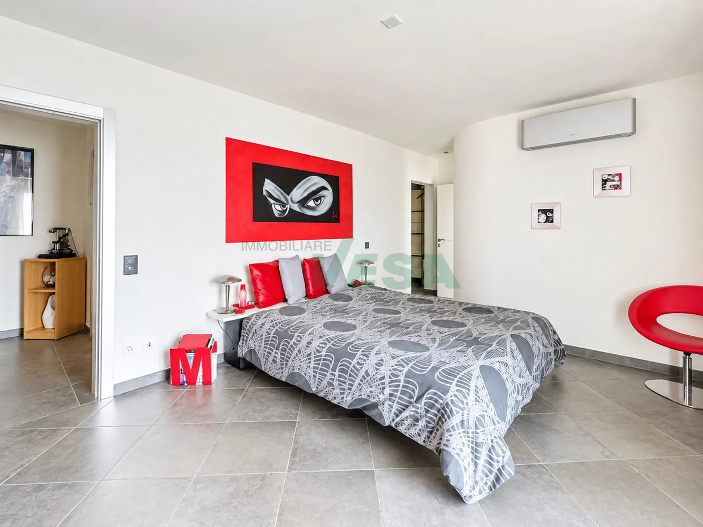 Villa moderne et lumineuse mono-bifamiliaire avec une vue dégagée splendide - Photo 6 sur 13