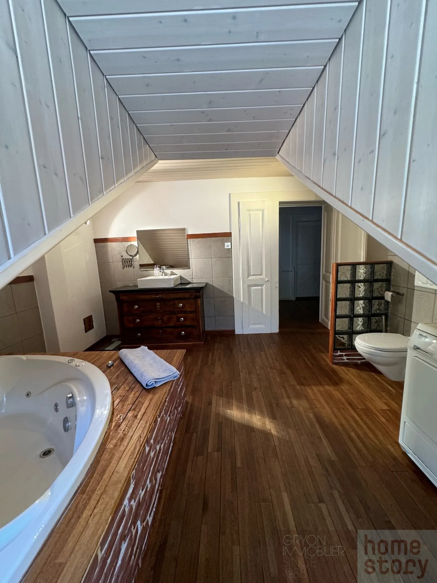 Wohnung unter dem Dach in Gryon mit Balkon und Alpenblick - Foto 8 von 13