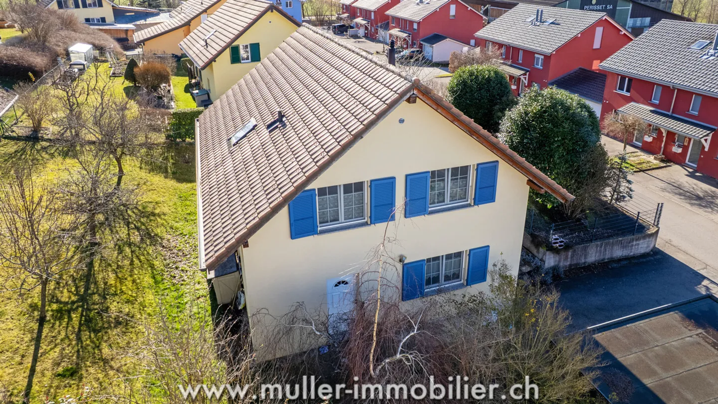 Superba villa indipendente con giardino a Ursy - Foto 13 di 13