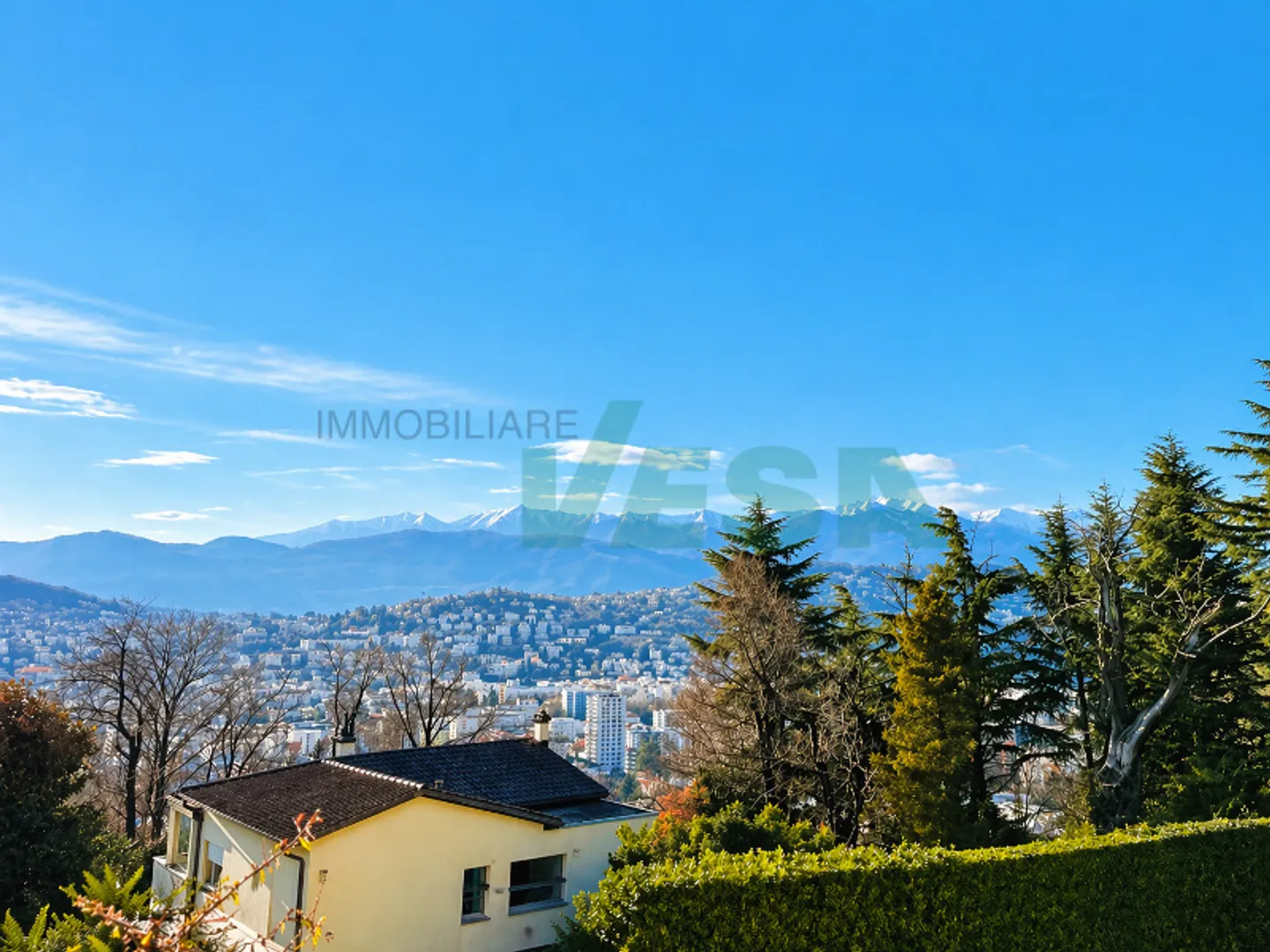 Elegant 5.5-room apartment with beautiful view and private garden - Photo 9 of 13