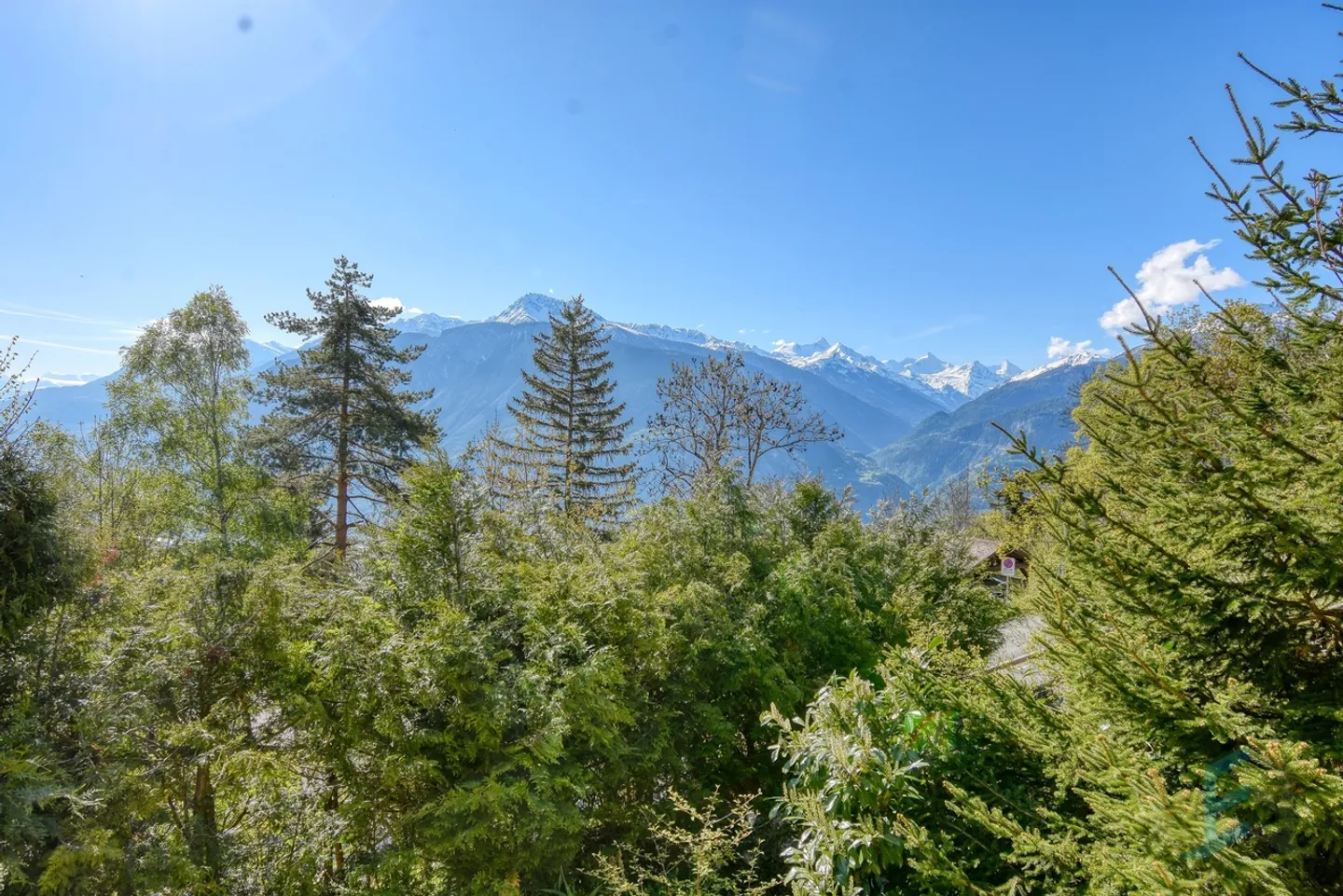ESCLUSIVO Chalet indipendente affascinante di 3 ½ locali esposto a sud - Foto 12 di 13