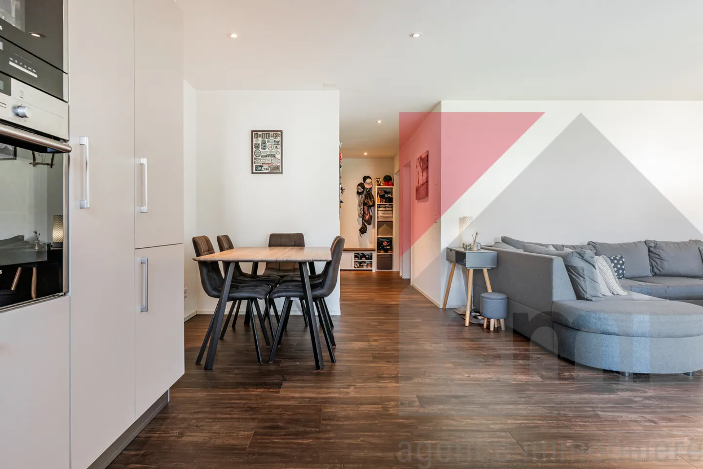 Charming 3.5-room apartment with large private garden - Photo 6 of 13
