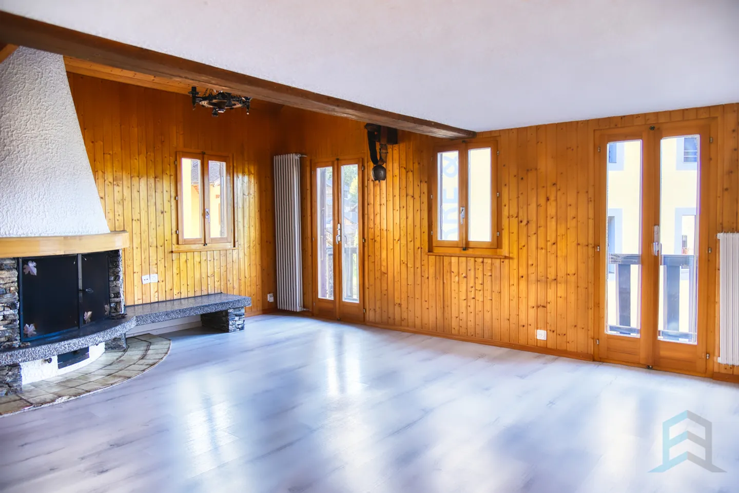 EXKLUSIV Dorfhaus mit 2 Wohnungen im Zentrum von Miège - Foto 2 von 13