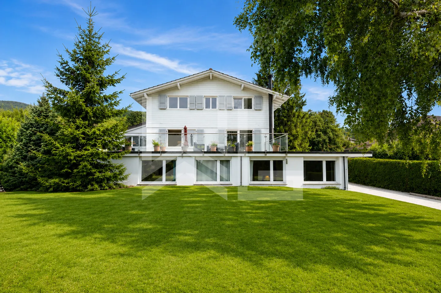 Charmante Villa mit ruhiger Aussicht - Foto 1 von 12