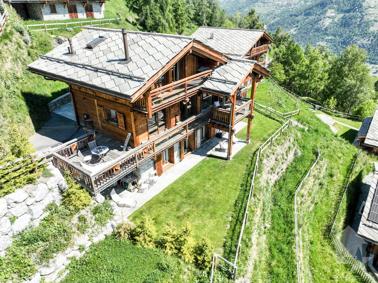 Magnifico chalet recente di alta classe - Foto 2 di 13
