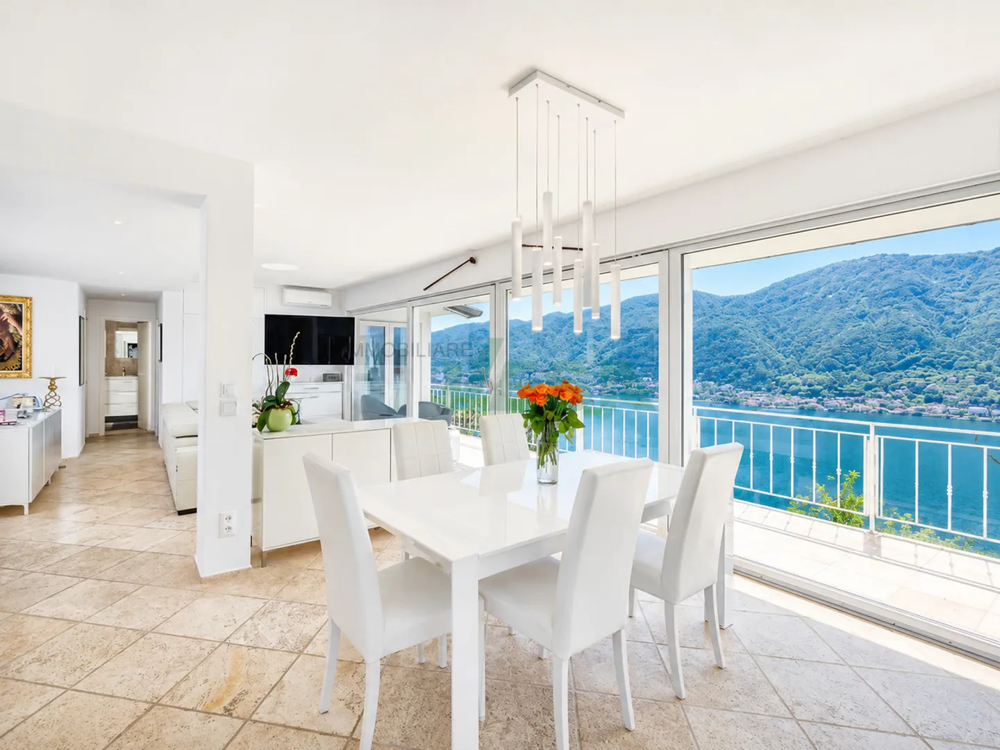 Affascinante proprietà con vista spettacolare e in zona tranquilla - Foto 1 von 13