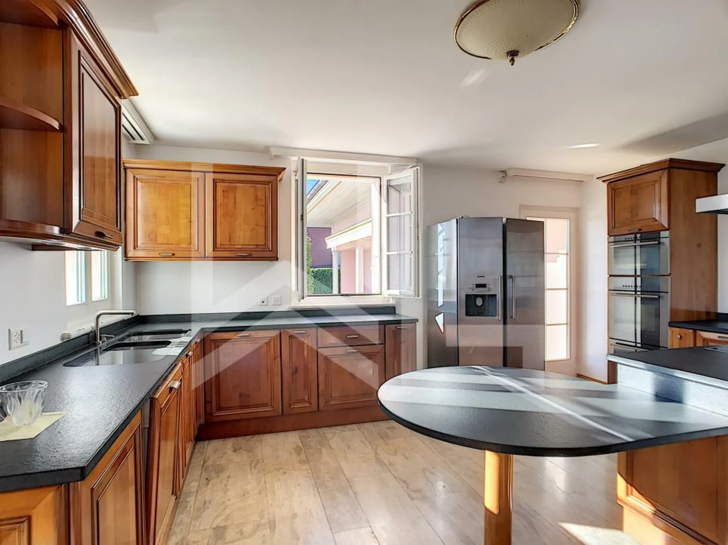 Property with adjoining apartment and indoor pool - Photo 7 of 13