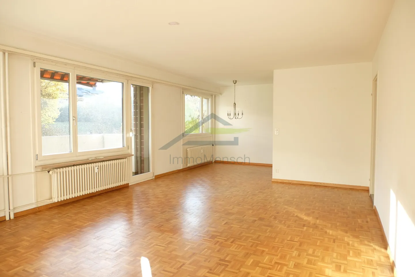 Grande appartement de 3.5 pièces (anciennement 4.5 pièces) dans le populaire Therwil - Photo 1 sur 9