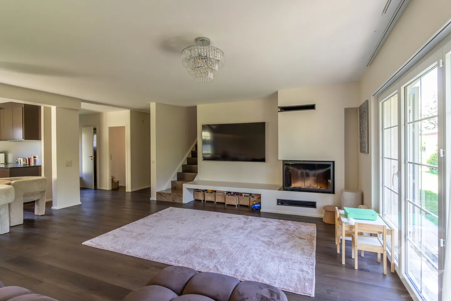Wunderschöne 6,5-Zimmer-Villa mit Studio und großem Garten - Foto 11 von 13