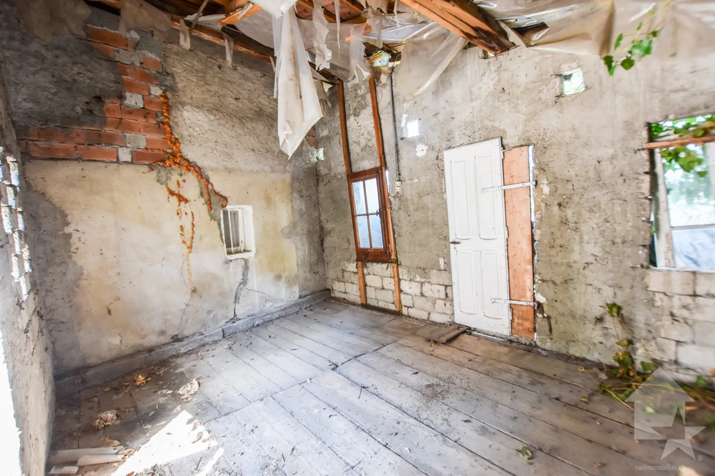 Small house to renovate - Photo 8 of 10