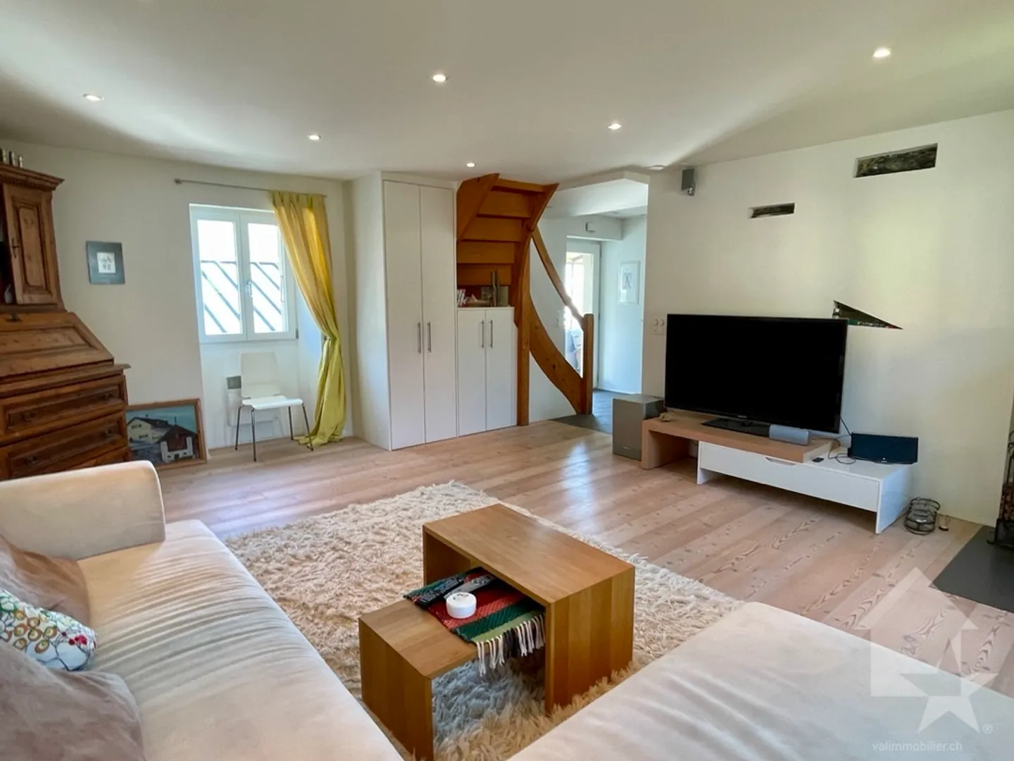 Old house partially transformed: 1 duplex and 1 level to be developed - Photo 3 of 13
