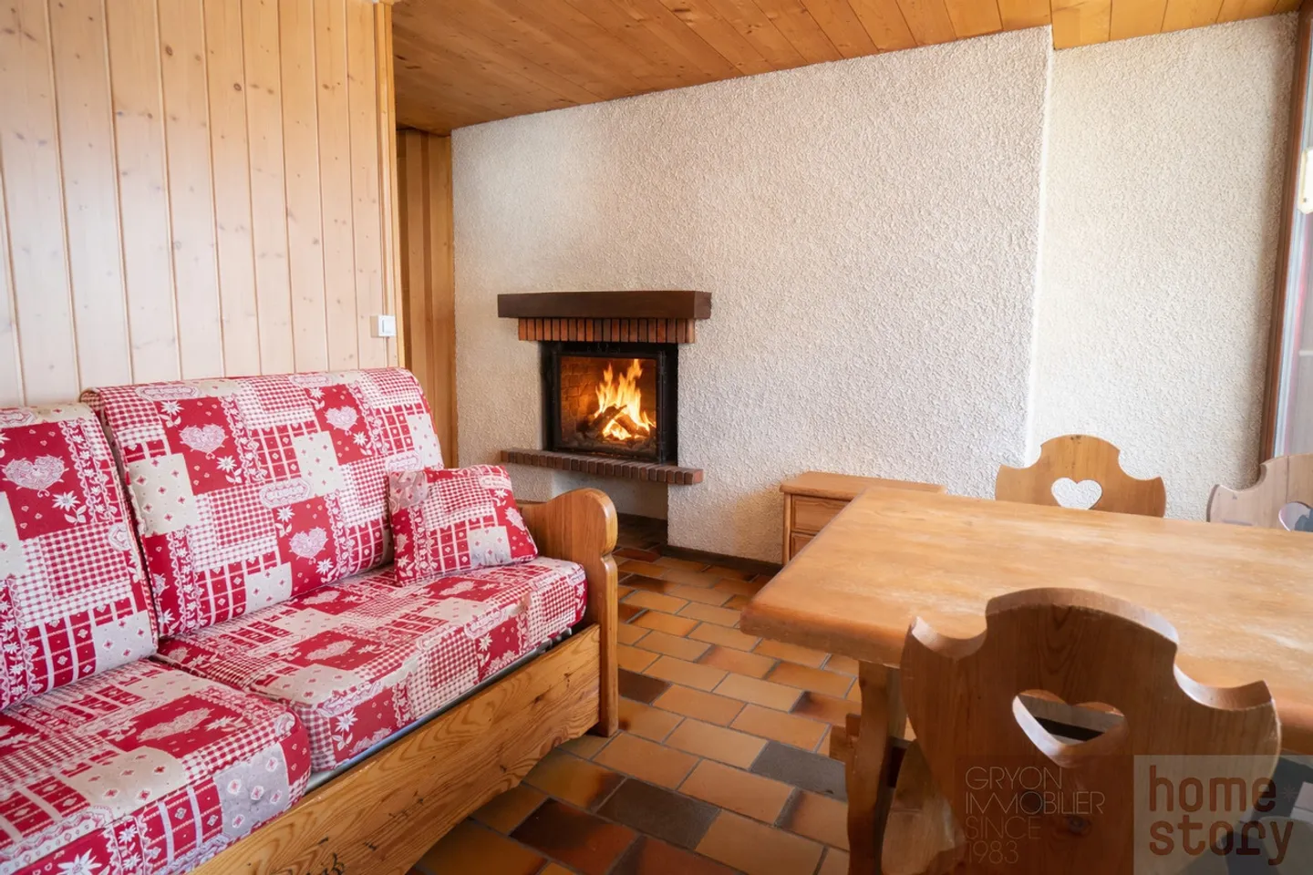 Ski-in ski-out studio at Alpe des Chaux with corner balcony - Photo 5 of 10
