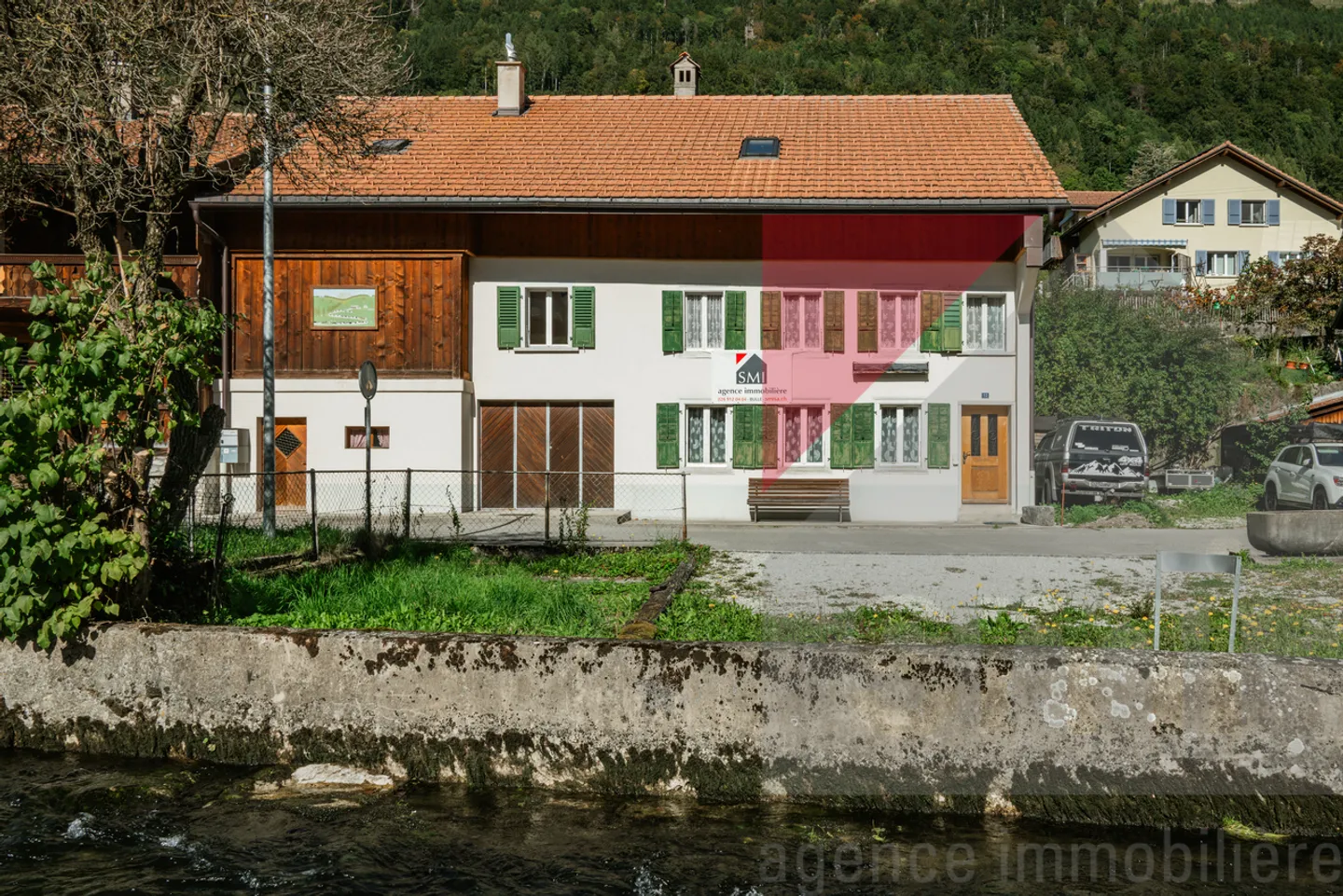 Affascinante casa bifamiliare con potenziale di ampliamento - Foto 1 di 13