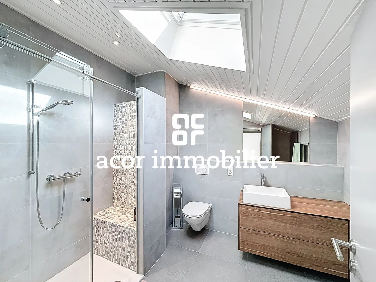 Renovated family home with taste in Bramois! - Photo 3 of 7