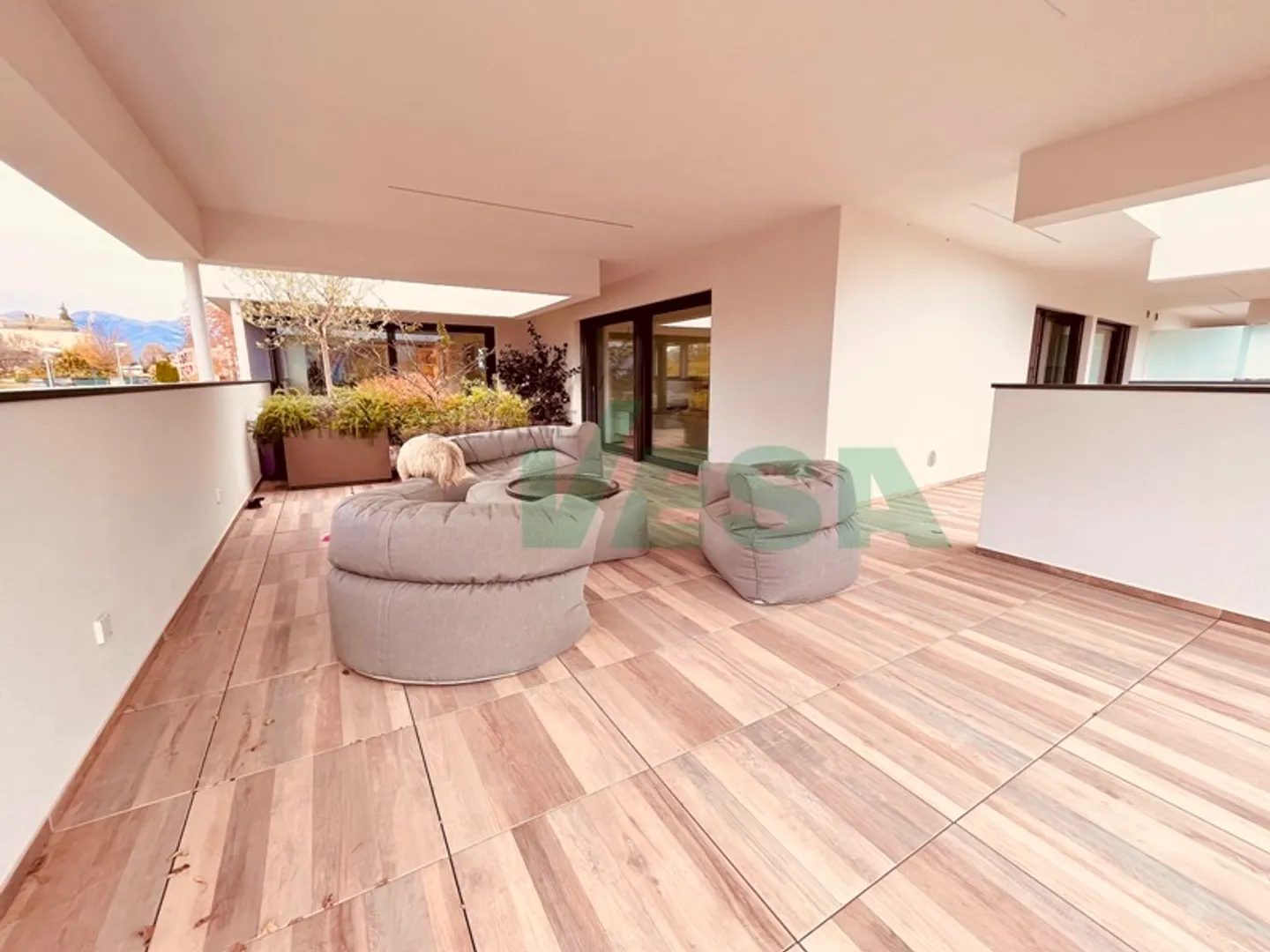 Superbe penthouse de 7,5 pièces avec grande terrasse et vue partielle sur le lac - Photo 1 sur 13