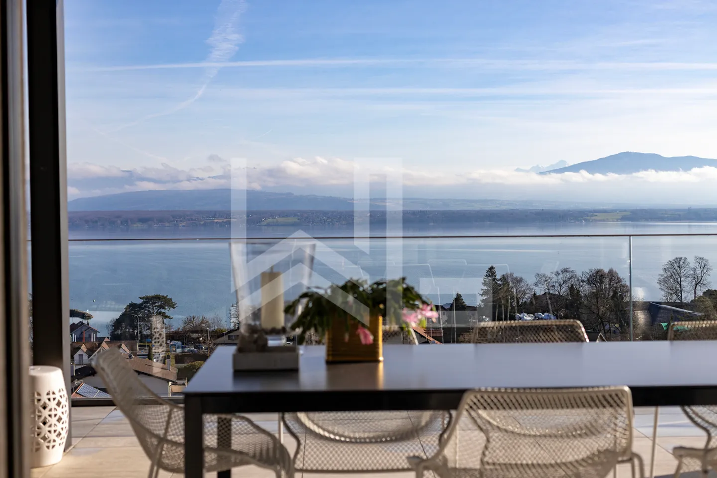 Außergewöhnliches zeitgenössisches Anwesen - Panoramablick auf den See - Foto 1 von 1