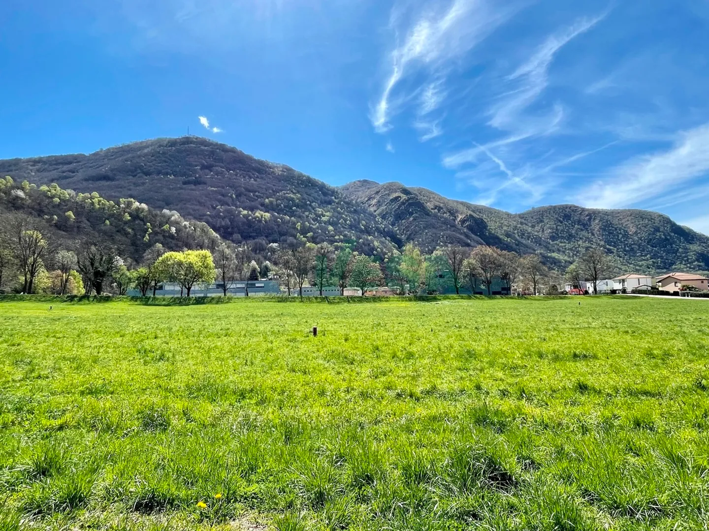 Small and well-maintained residential building with only 3 apartments - Photo 2 of 5