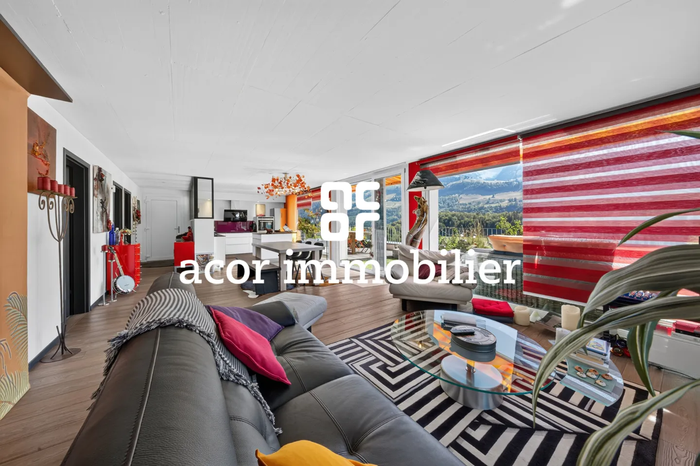 Charming 4-room apartment with panoramic view of the Vanils - Photo 1 of 10