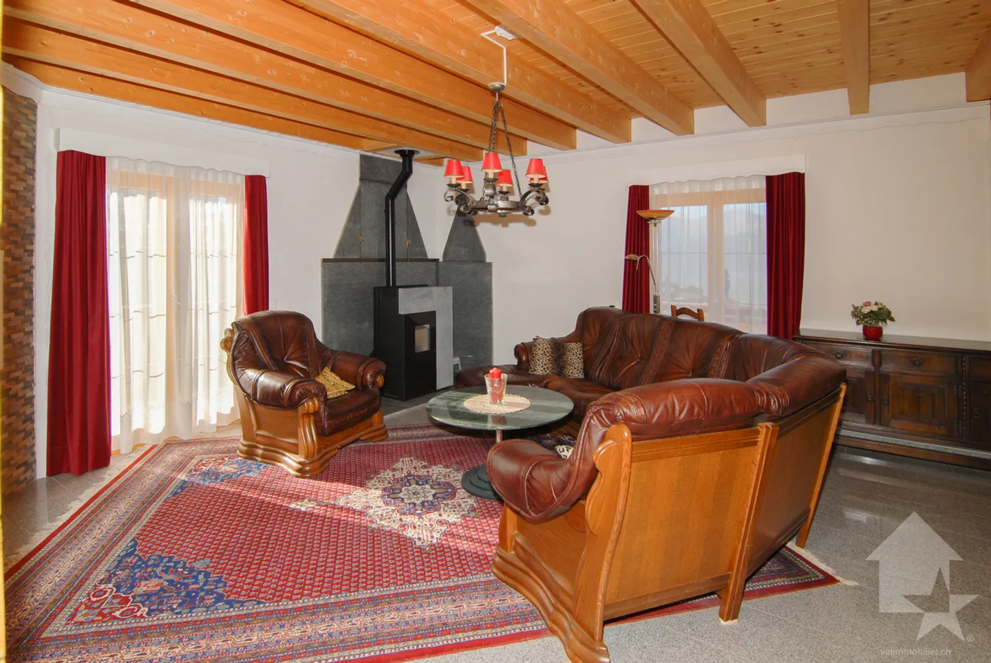 Chalet mit 6,5 Zimmern, das von einer atemberaubenden Aussicht profitiert - Foto 3 von 13
