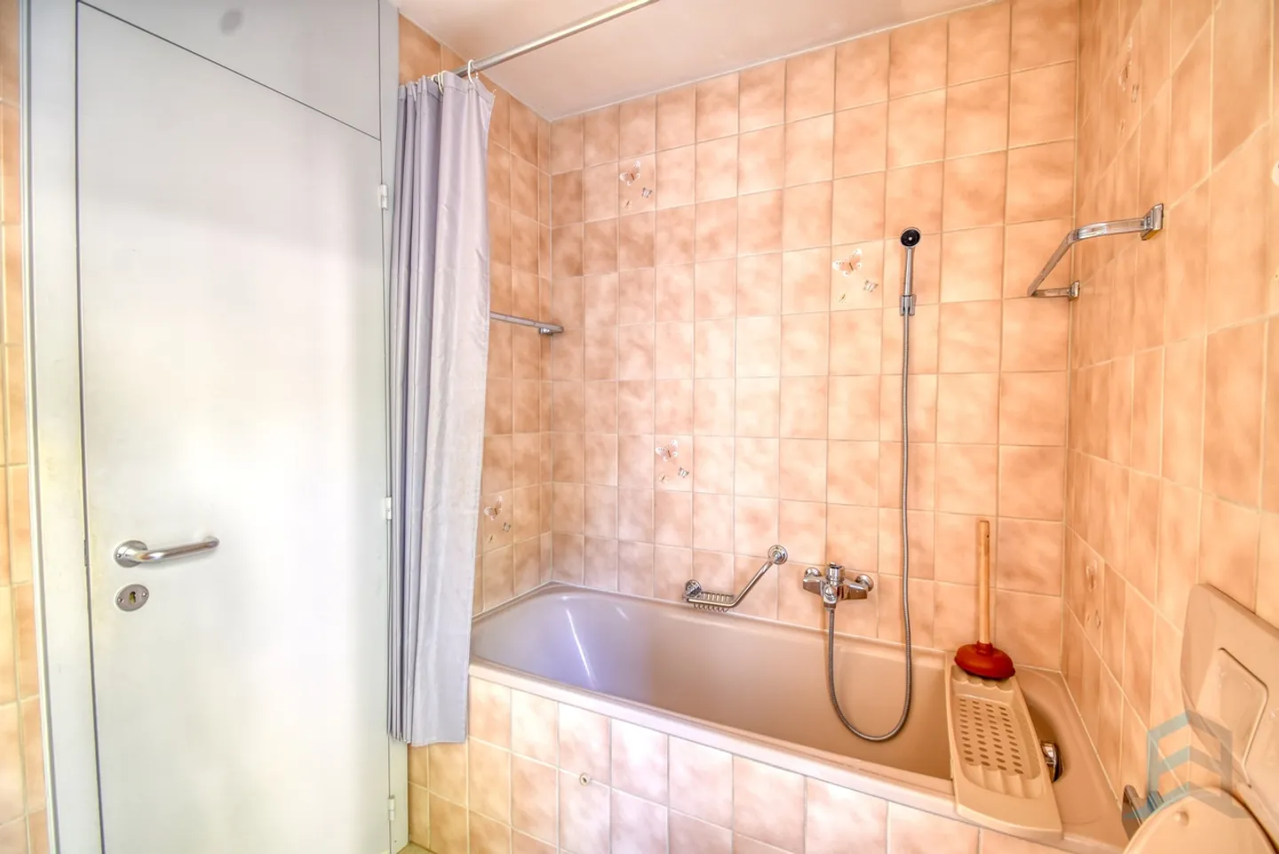 Exklusive 3 ½-Zimmer-Wohnung in einem Viertel von Veyras mit atemberaubendem Blick - Foto 9 von 12