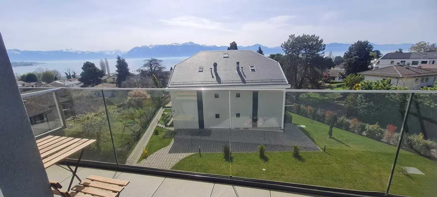 High-end furnished studio facing EPFL - Photo 10 of 11