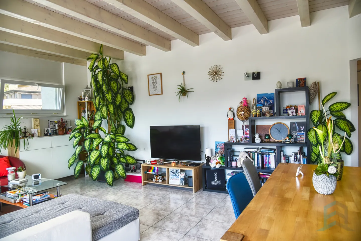 Exclusive 2 ½ room penthouse with spacious panoramic terrace - Photo 2 of 12
