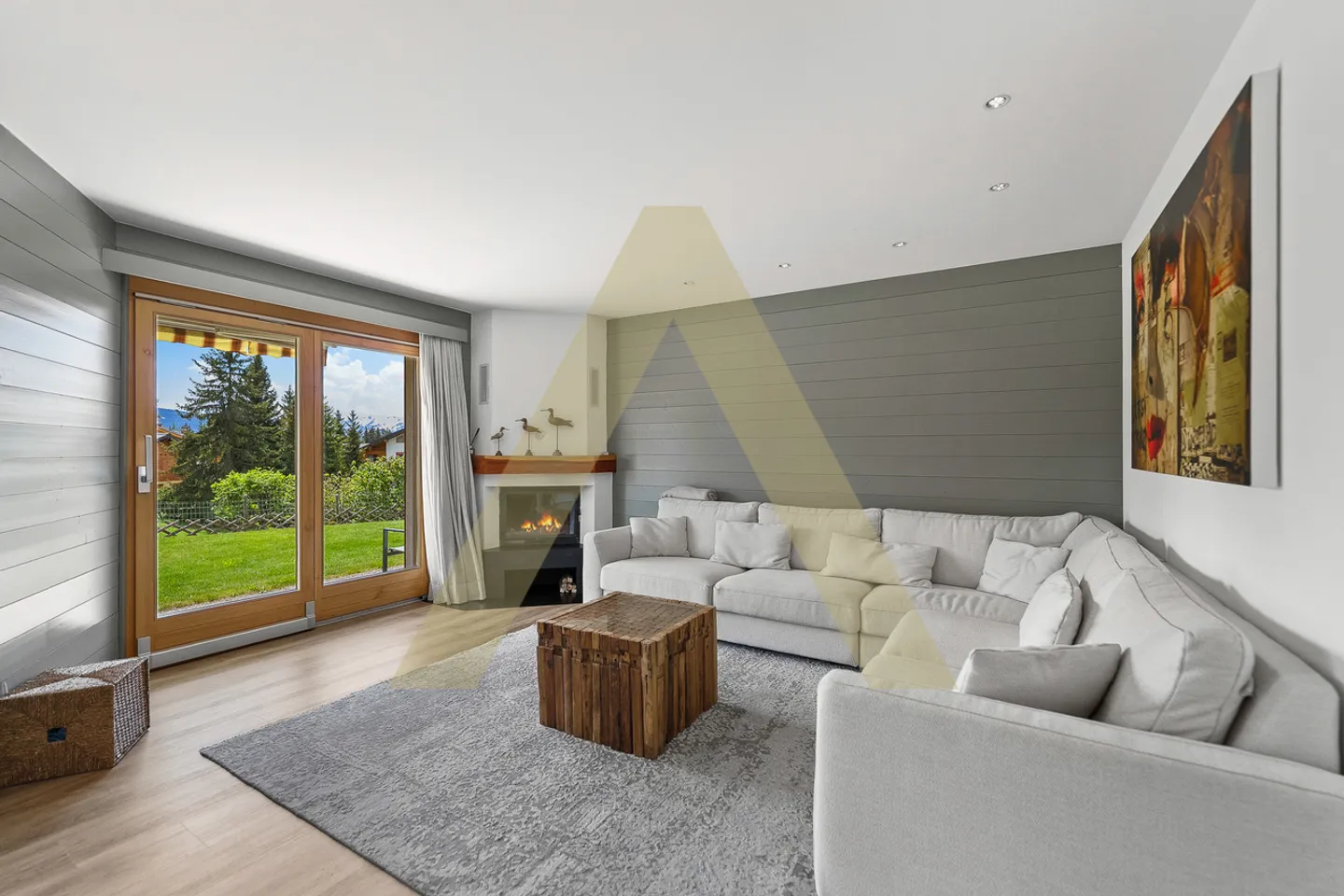 Alpine elegance a stone's throw from the Ballesteros Golf Course - Photo 4 of 13