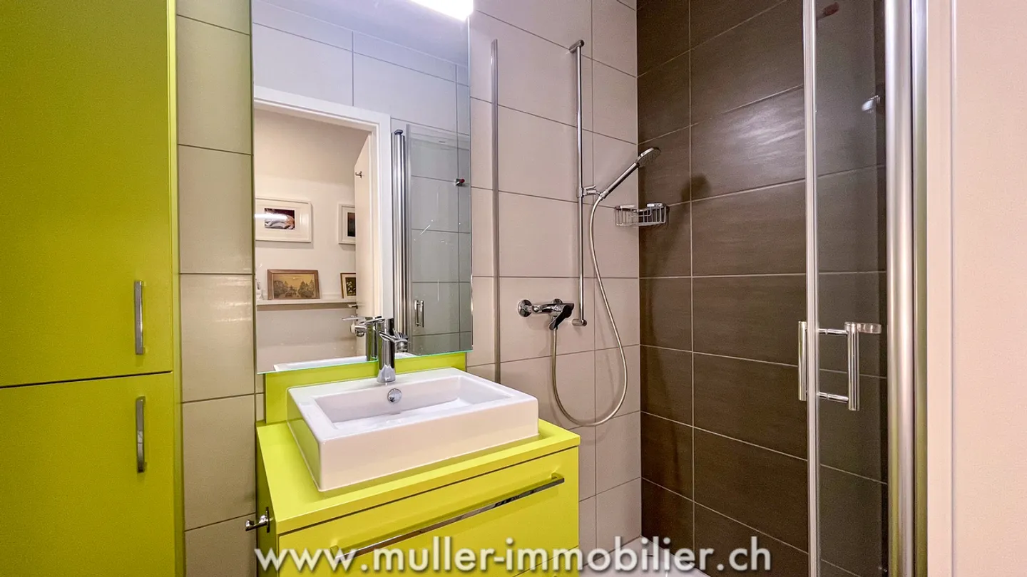 Bel appartement moderne dans un écrin de verdure - Photo 9 sur 12